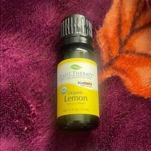 Plant Therapy Aromatherapy Organic Lemon Essential Oil